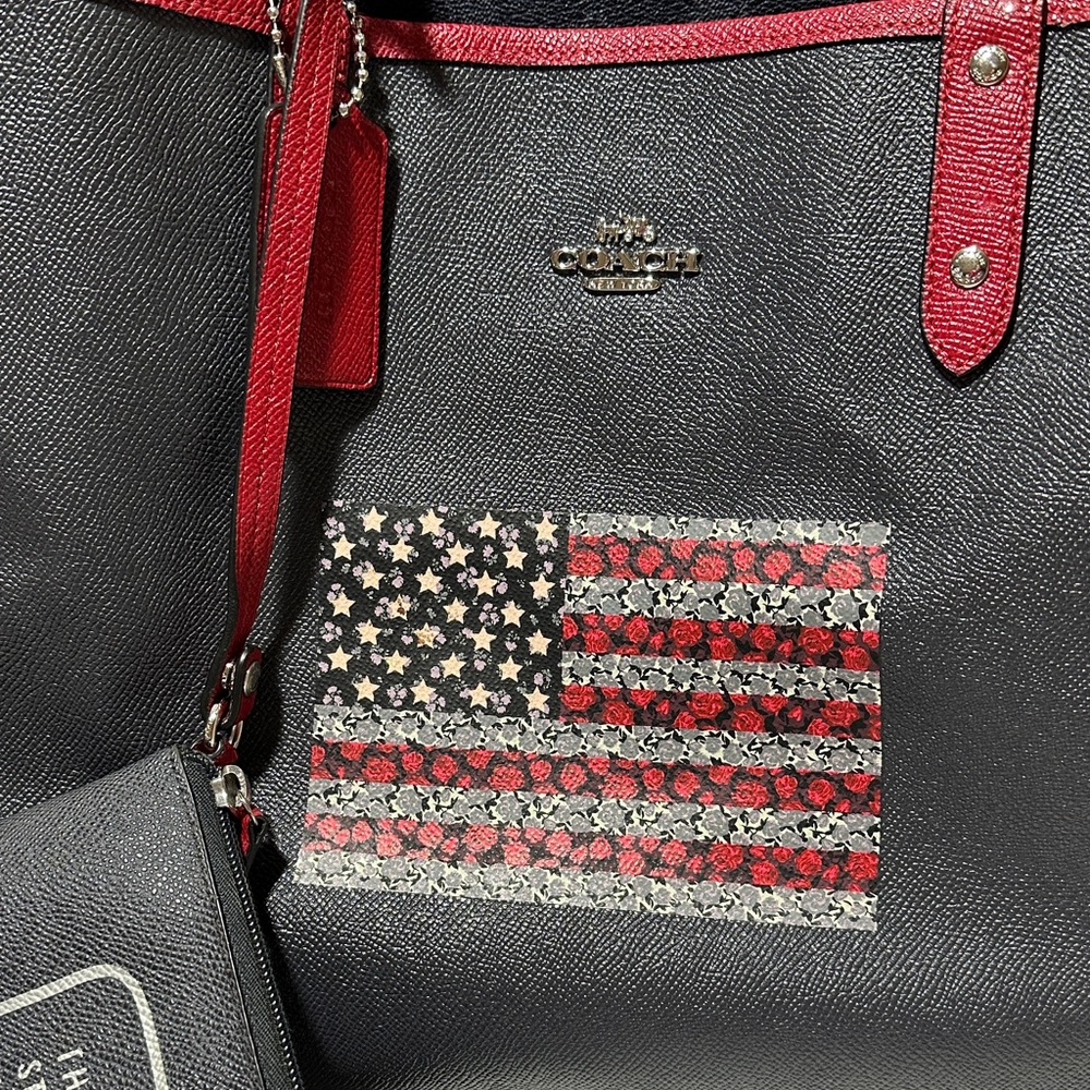 Coach Reversible Signature Logo Navy Tote with Red Trim & Detachable Pouch - Picture 3 of 7